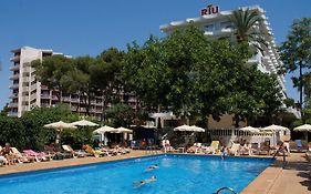 Hotel Riu Festival